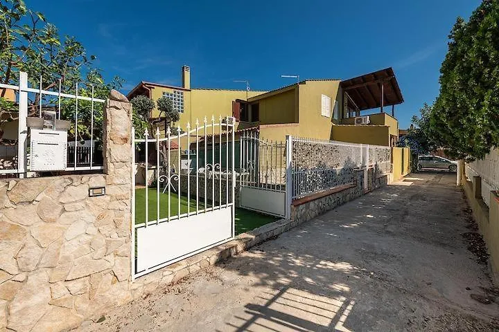 Eden Villa With Garden, Capitana, Sardegna 夸尔图-圣埃莱娜 0*,  意大利